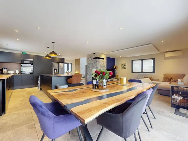 Maison 6 pièces 203 m² 