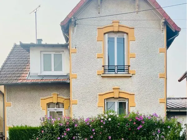 Vends maison en pierre avec beaucoup de luminosité 