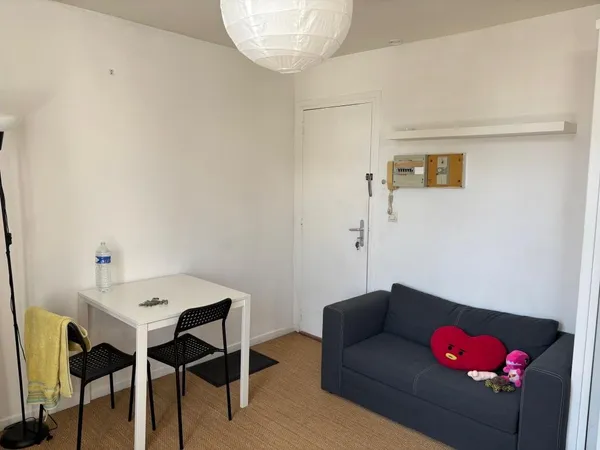 Studio meublé 