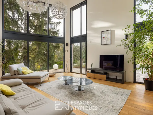 Maison contemporaine au calme d'une impasse avec jardin et piscine 