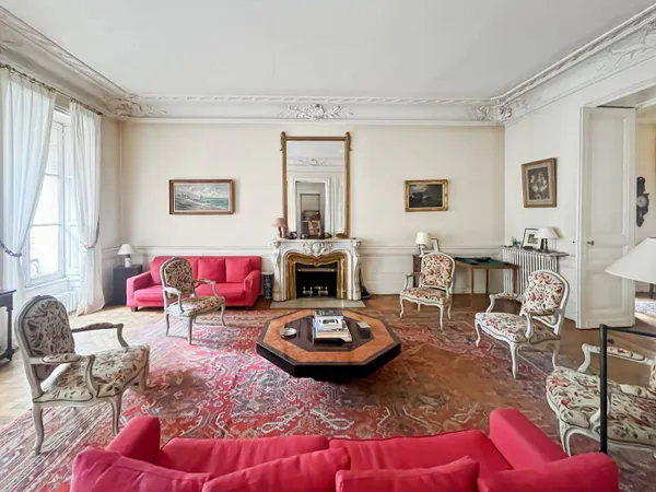 Appartement 8 pièces 277 m² 