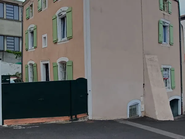 Vends maison 215m² 6 chambres avec jardin et cave Clermont-Ferrand 