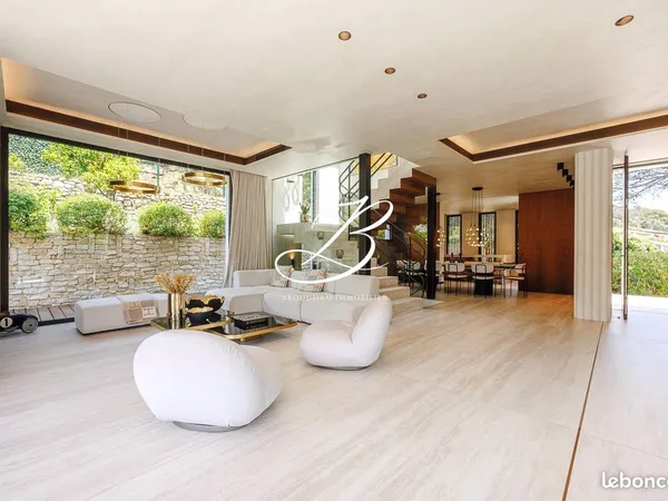 Villa 5 pièces 265 m² 
