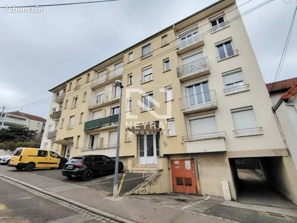 Studio 1 pièce 28 m² 