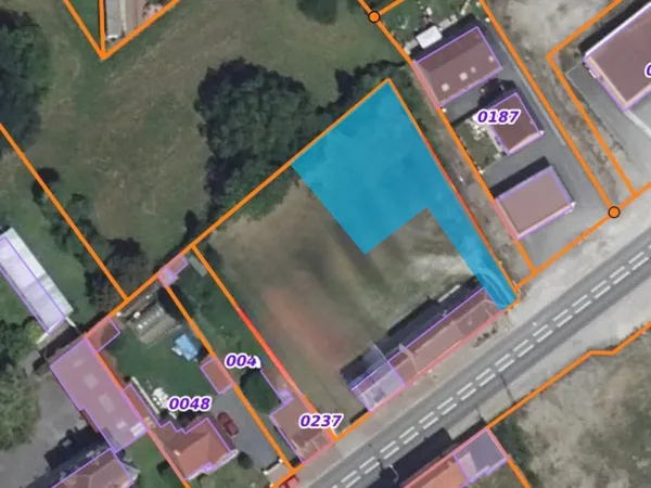 Terrain 610 m² 
