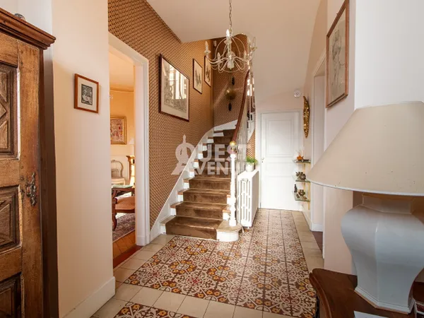 Maison meulière avec jardin de 5 chambres de 140 m2 à Sèvres 