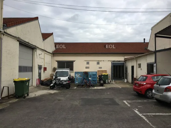 Local d'activité 610 m² 
