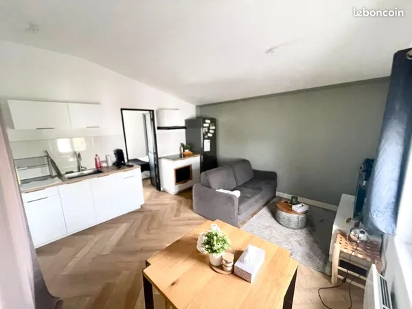 Beau T2 rénové+balcon, 1er et dernier étage 