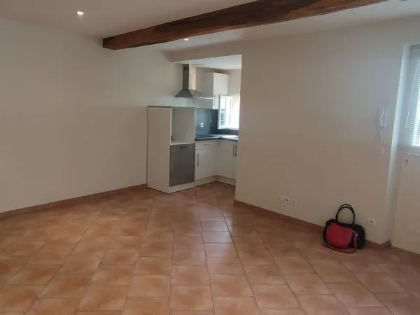 F2 en duplex 38.79 m² de caractère avec un stationnement 