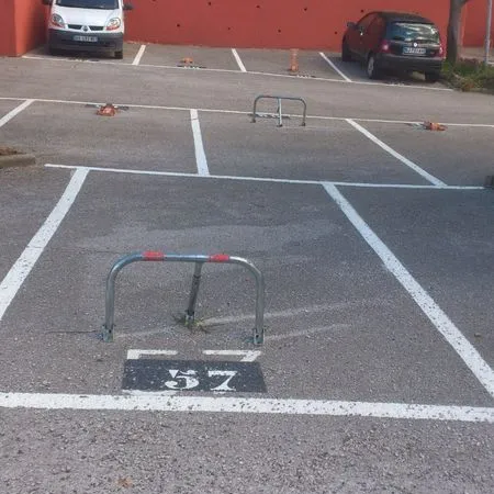 Place de parking sécurisé 