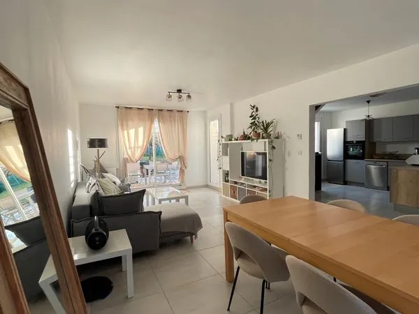 Maison 98 m² avec jardin et garage à vendre sur la commune de Trévoux (01) 