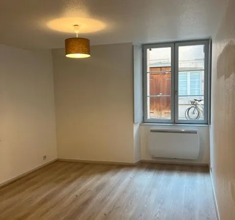 Studio 1 pièce 18 m² 