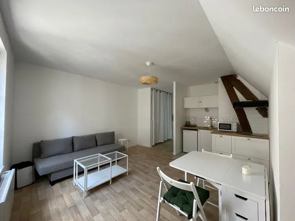 A louer - Studio meublé Centre-ville Chartres 