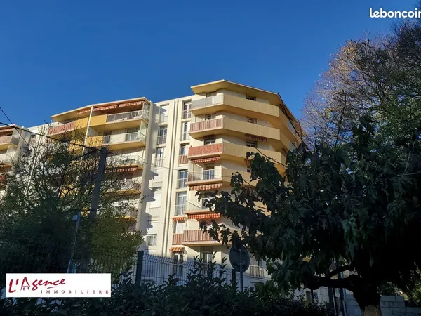 Toulon ouest lumineux t3 d'angle de 73m² avec balcon 14m² 