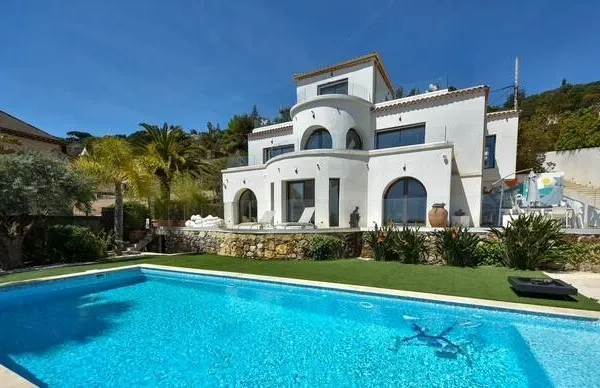 Villa 6 pièces 260 m² 