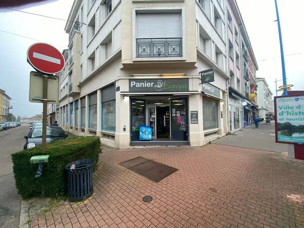 Local commercial Charmes 164 m2 
