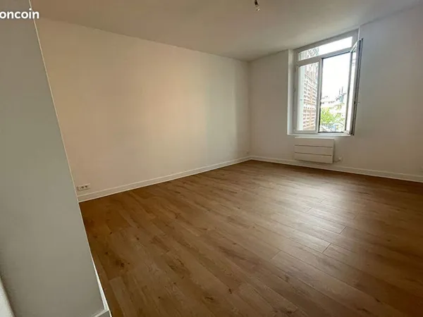T2 refait à neuf - 41 m² - Proche Cours Clémenceau / Métro (3 min) 