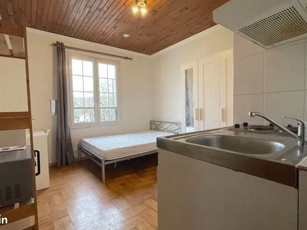 Appartement 1 pièce 14 m² 