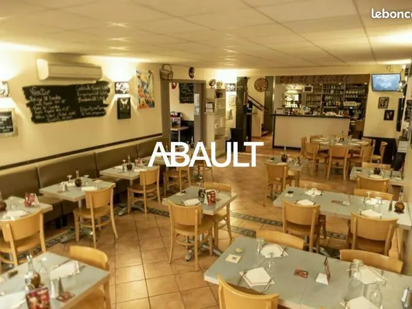 Local restaurant 318 m² 