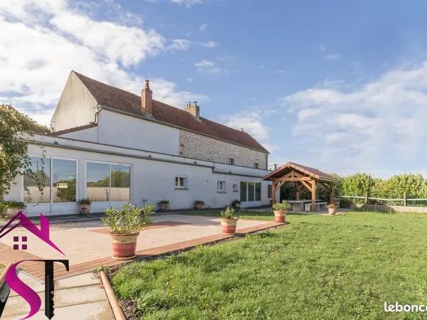 Ferme 9 pièces 220 m² 