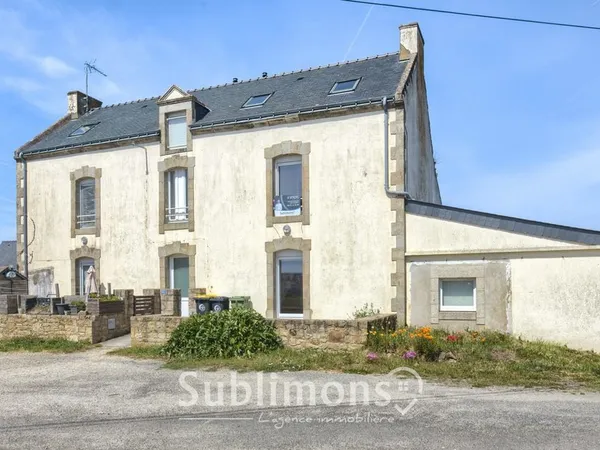 Maison composée de 2 appartements. 