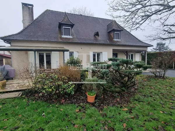 Maison 8 pièces 159 m² 