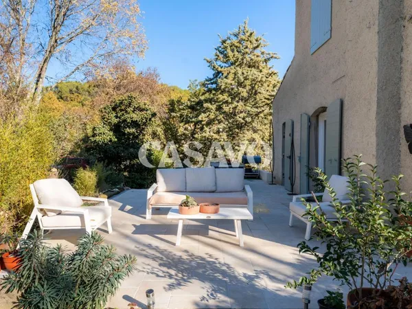 Vente Maison 7 pièces de 196m² - 13090 Aix-en-Provence 