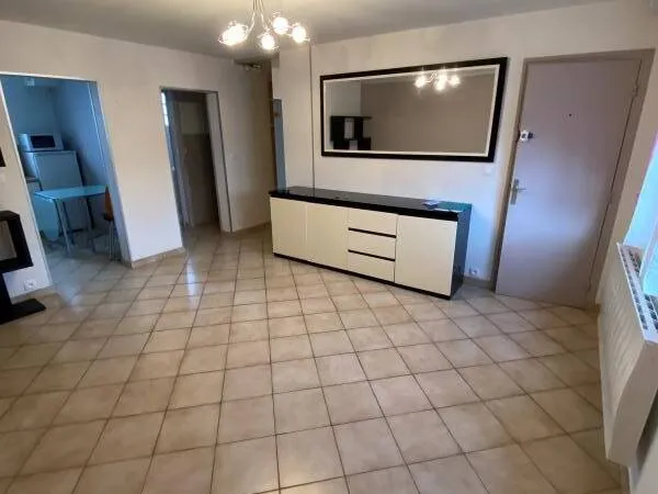 Studio 1 pièce 32 m² 