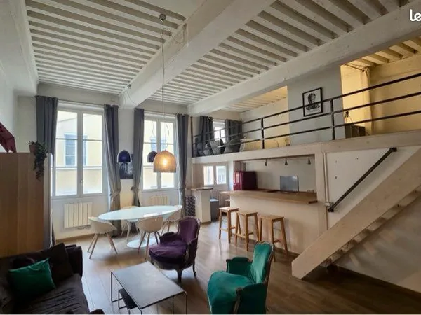 Location meublée loft duplex 68m² pentes Croix Rousse 