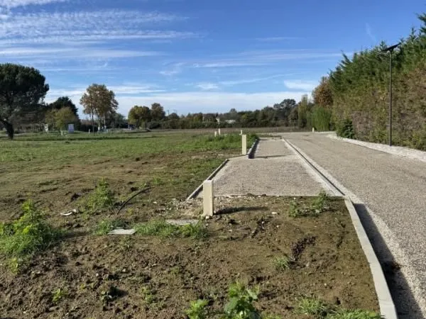 Terrain 1 049 m² Le Passage 