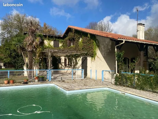Maison 8 pièces 228 m² 