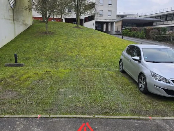 Parking - Garage Location Saint-Ouen-l'Aumône   50€