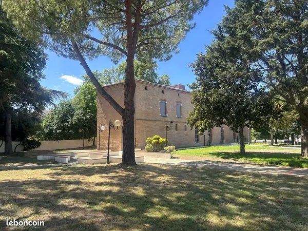 Terrain 550 m² Roquettes 