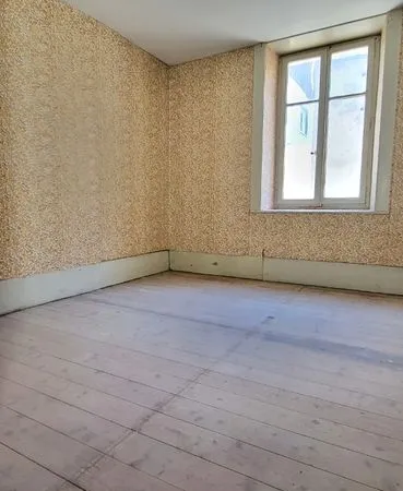 Appartement F1 à rénover au centre-ville 