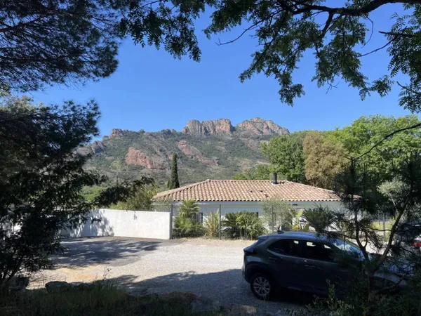 Terrain 710 m² 