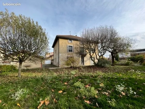 Maison 8 pièces 273 m² 