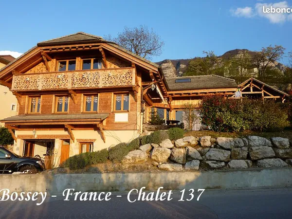 A vendre à Bossey un grand et magnifique chalet 