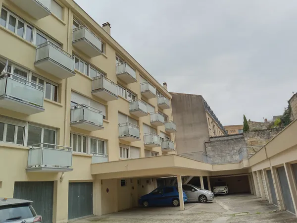 Appartement T1 BIS de 31m2 avec place de parking - Bordeaux 