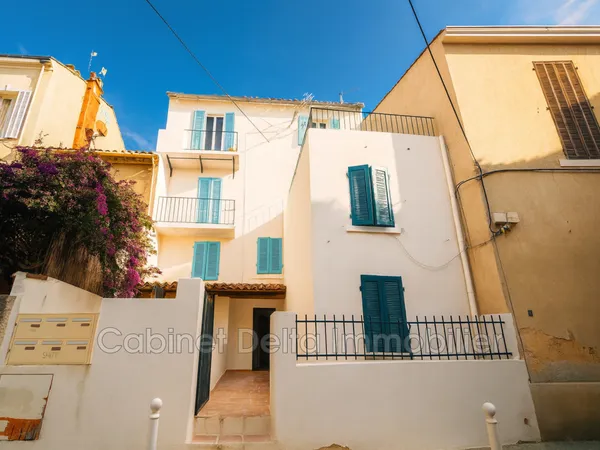 Immeuble de rapport composé de cinq logements. 