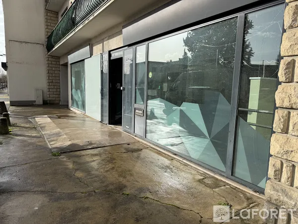 Local commercial 145 m² 