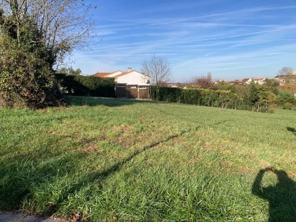 Terrain 734 m² 