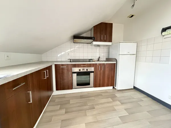 RUE RENE CASSIN, Beau T2 de 32m2 avec cuisine équipée ! 