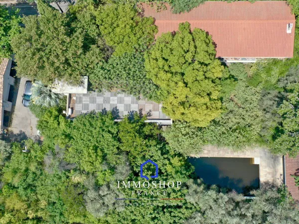 Maison 6 pièces 250 m² 