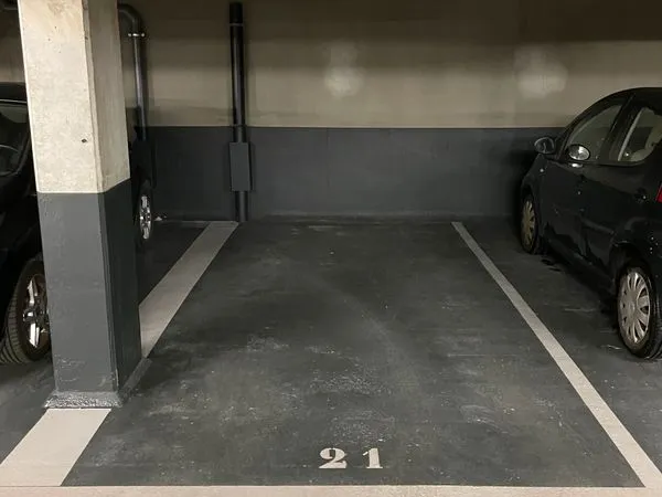 Loue Grande Place de Parking Sécurisée - Asnières-sur-Seine 