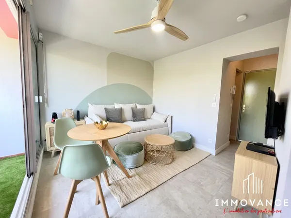 A 2 mn de la plage, Studio 'cosy' meublé avec balcon / parking 