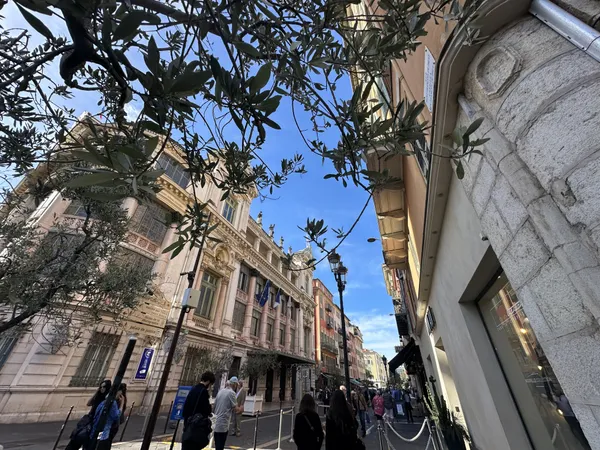 Exceptionnel appartement en face de l'Opéra à Nice 