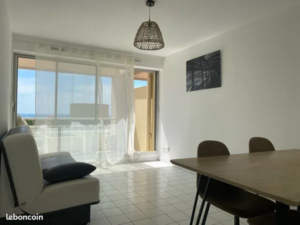 T2 Vue mer avec piscine 