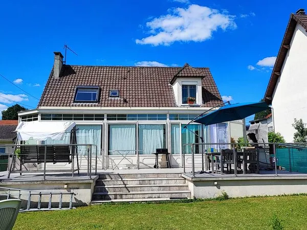 Maison 6 pièces 221 m² 