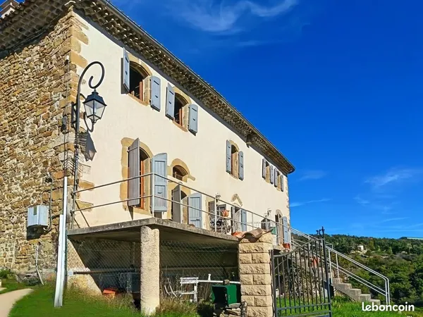 Maison 8 pièces 326 m² 