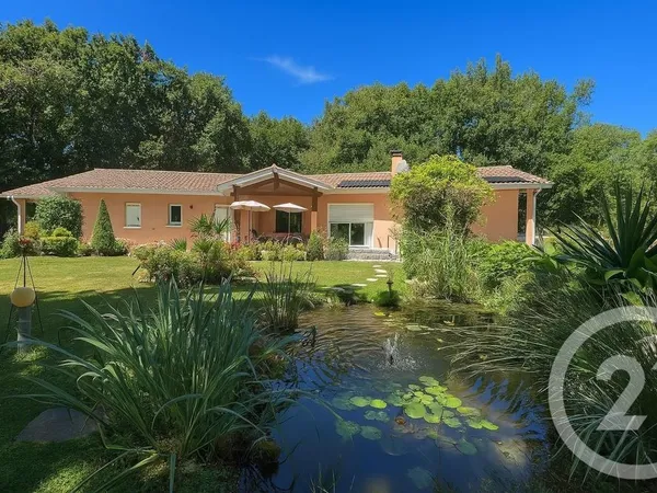 Maison 9 pièces 230 m² 